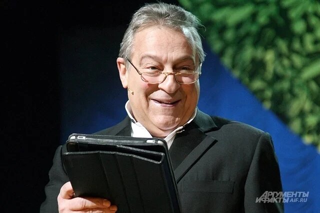    Геннадий Хазанов.