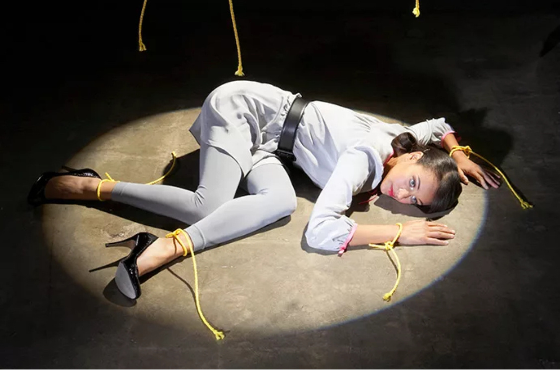 Позиция жертвы психология фото. Синдром жертвы в психологии. Как избавиться от психологии жертвы. Позиция жертвы. Характеристика женщин преступниц.