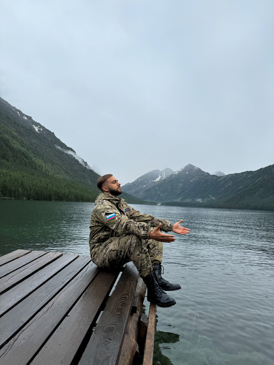 Я, горы и нижнее Мультинское озеро