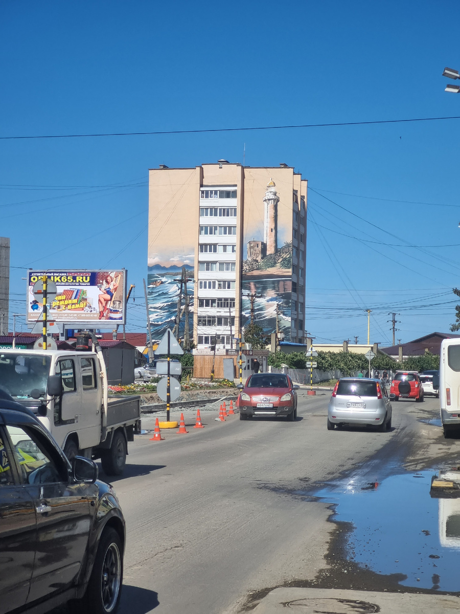 Город Холмск. Рисунок маяка на мысе Слепиковского. 