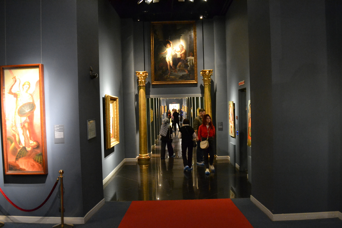 Москва."Центр Искусств. Москва". Храма Христа Спасителя. Фото автора 