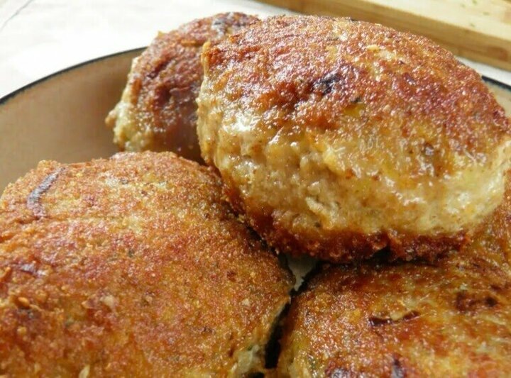 Фарш для котлет из жилистого сухого мяса: подарили 3 совета - котлеты пуховые, пышные, сочные без "особенных" добавок. Шеф-повара советуют