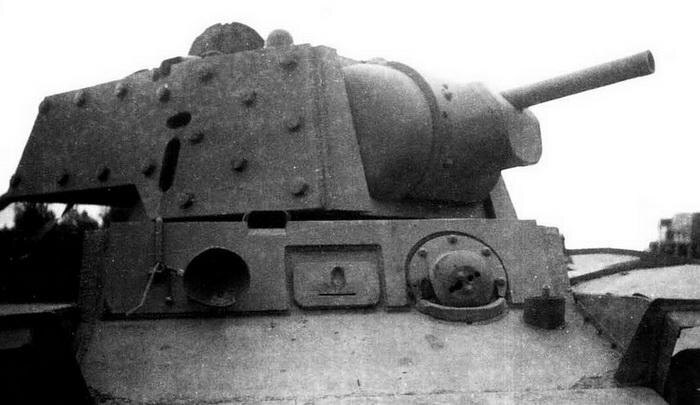 Экранированный танк КВ-1 выпуска конца июня 1941 года (снимок из открытых источников)