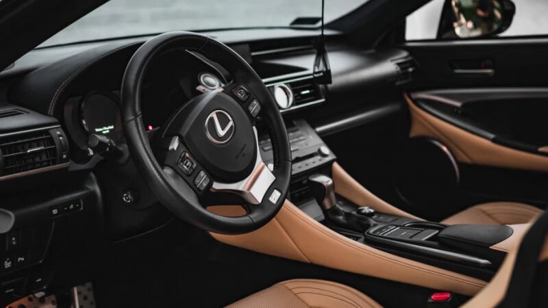     За рулем Lexus. CC0