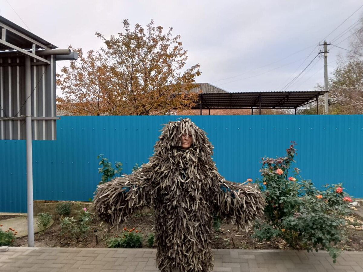    Галина и Нина Лемешевы пополнили ряды добровольцев два года назад. Теперь кикиморы, изготовленные руками матери и дочери, отправляются на СВО / фото из архива Лемешевых