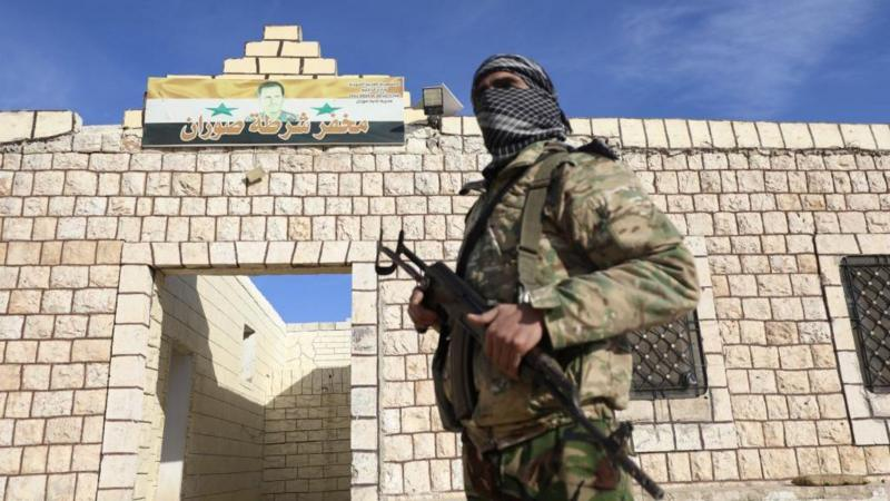 Повстанцы, противостоящие режиму Башара Асада, постепенно захватывают районы Сирии.