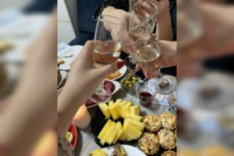    Накрывать праздничный стол на Новый год планируют 53% оренбуржцев Кристина Просвиркина