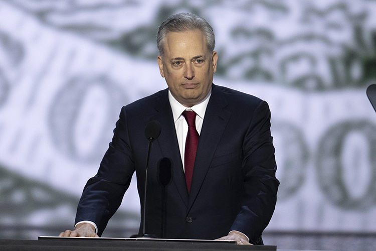    Операционный директор PayPal Дэвид Сакс станет главным по вопросам ИИ и криптовалюты в команде Дональда Трампа.   
Фото: © Ron Sachs — CNP for NY Post/Consolidated News Photos / www.globallookpress.com