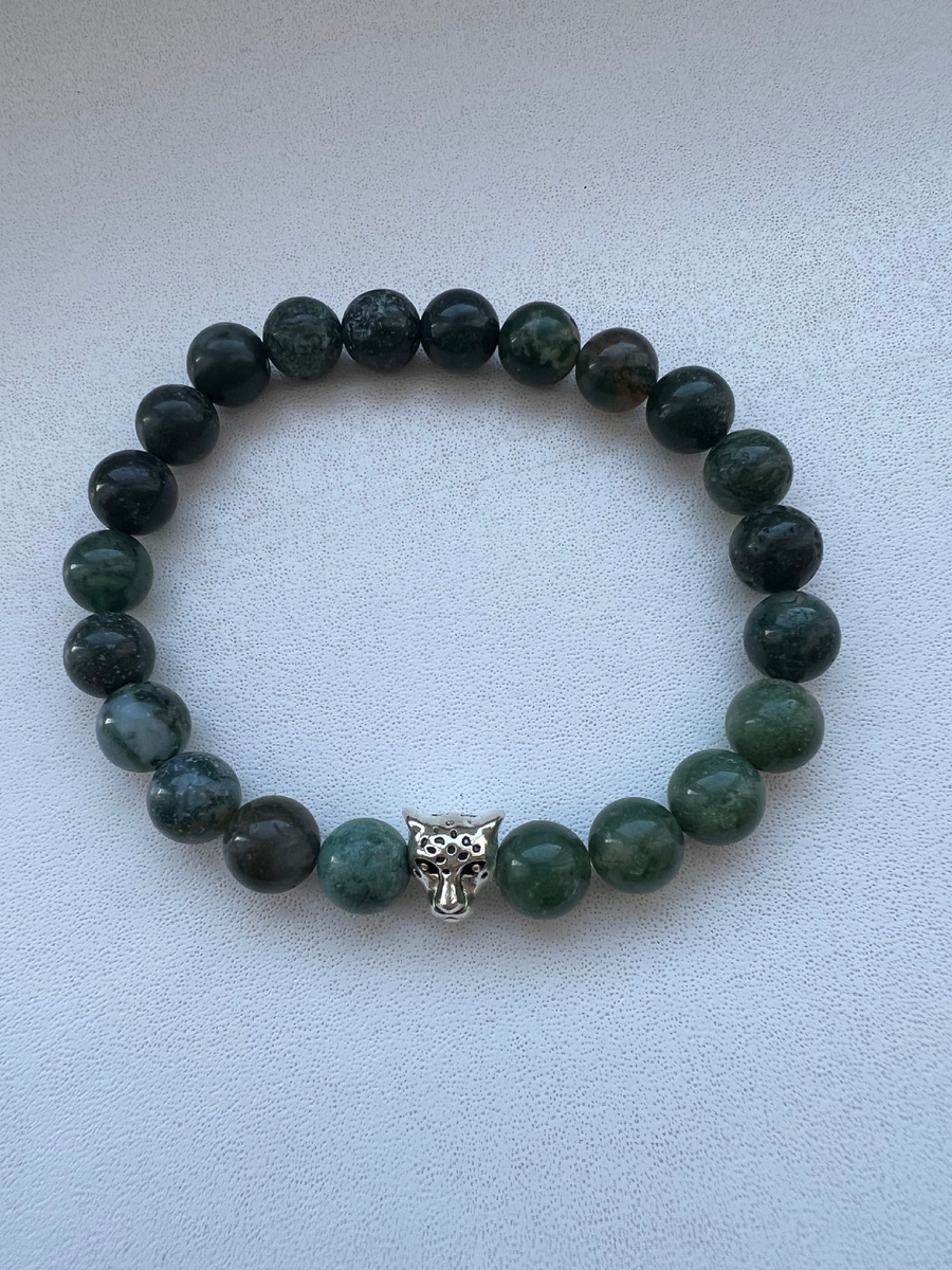 Один из браслетов, собранных в моей мастерской