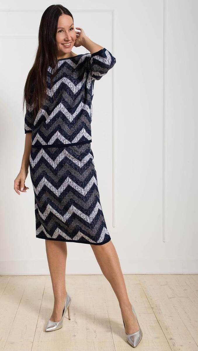 Костюм
Размеры 46,48,50,52,54,56
Шерсть 30%
Пан 70%
Цена 3500р