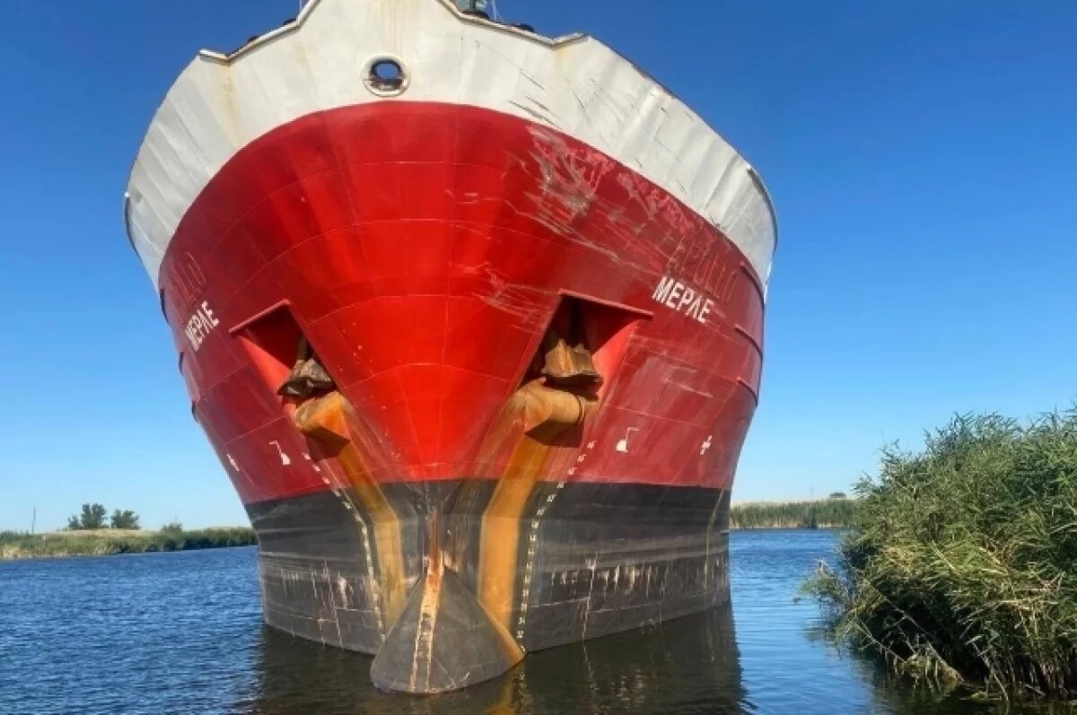    За столкновение двух судов под Волгоградом осудят помощника капитана
