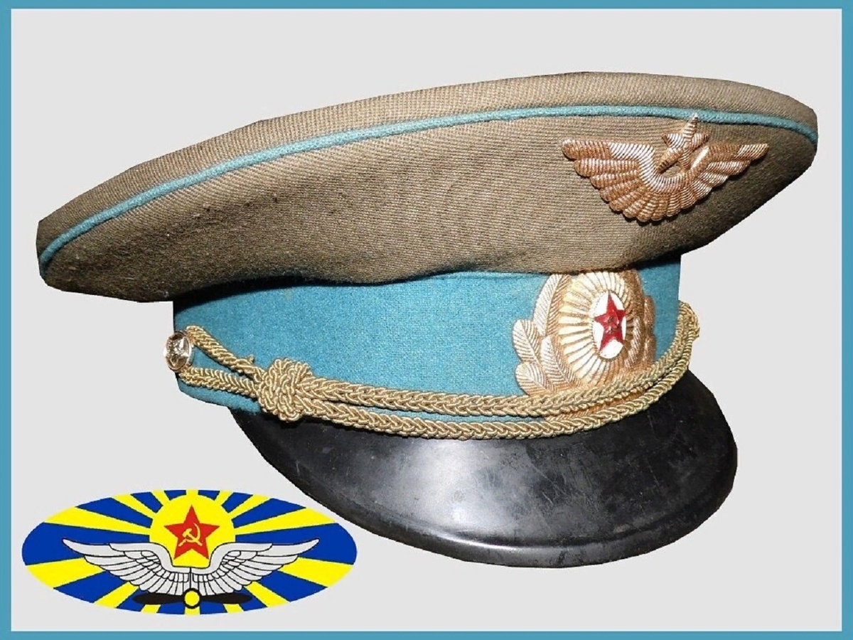 Виталий: "необходимый атрибут, без которого голова пустая. Эх, родная свидетельница, да + берет на карабине".