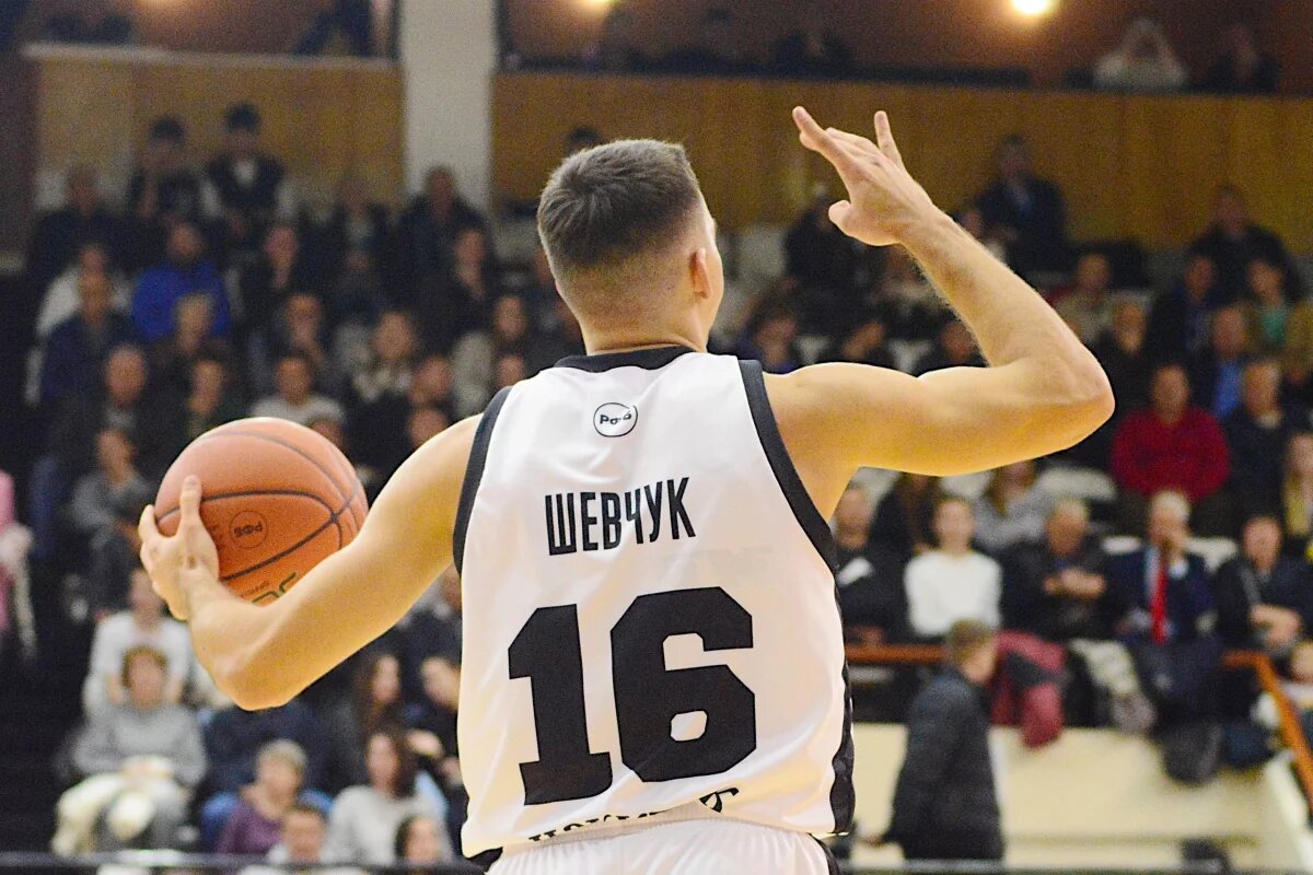    БК «Иркут» уступил коллективу «Купол Родники» на домашнем паркете