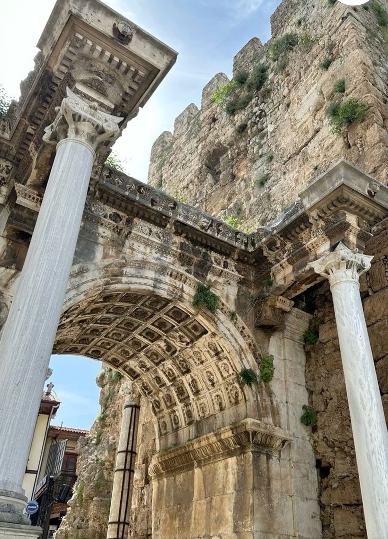 Вход в старый город Калеичи. Анталия.