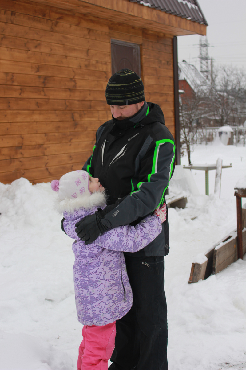 Саша с папой.