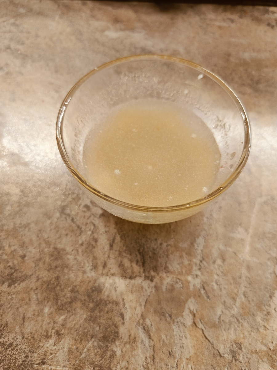 Замачиваем желатин.