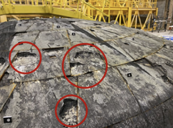 Повреждения теплового экрана КК «Орион», полученные при входе в атмосферу (NASA OIG).