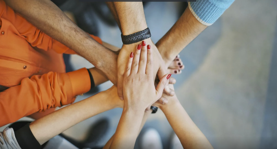 Поддержка окружающих