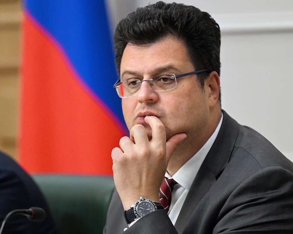 Директор департамента развития внутренней торговли Минпромторга Никита Кузнецов заявил, что сейчас в России насчитывается около 1,5 млн курьеров. 