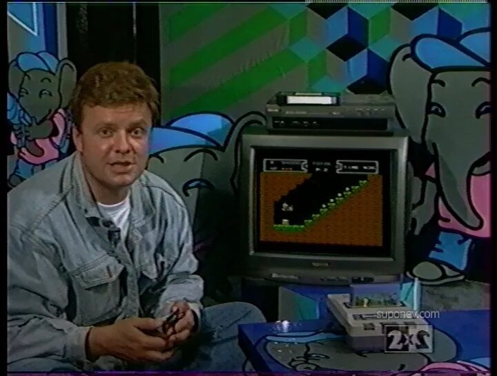 На самом деле, Супонев сидел перед выключенным телевизором.