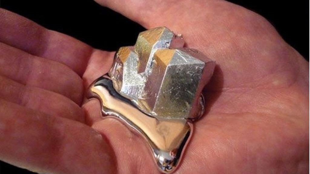 Топим галий в ладони 