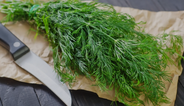 Можно нарезать большой пучок. Много точно не будет.