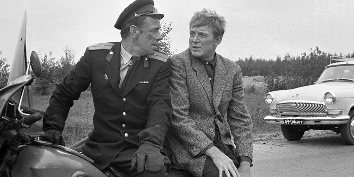 Особенно интересен дуэт следователя Подберезовикова и Деточкина