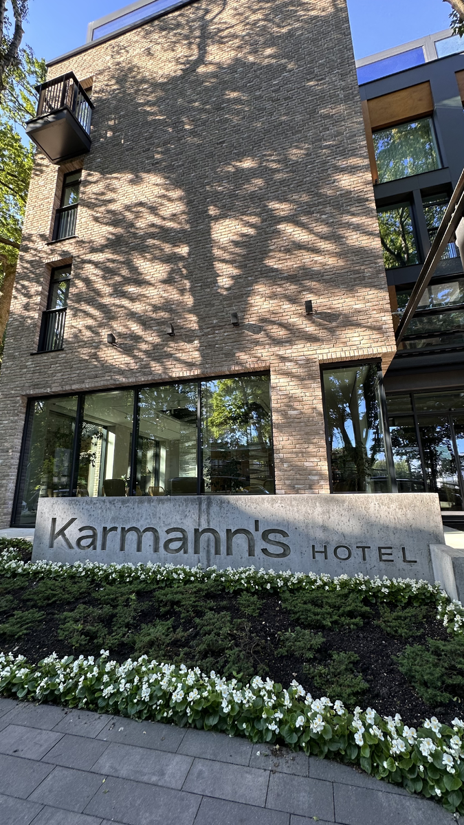 Karmann's hotel - входная группа