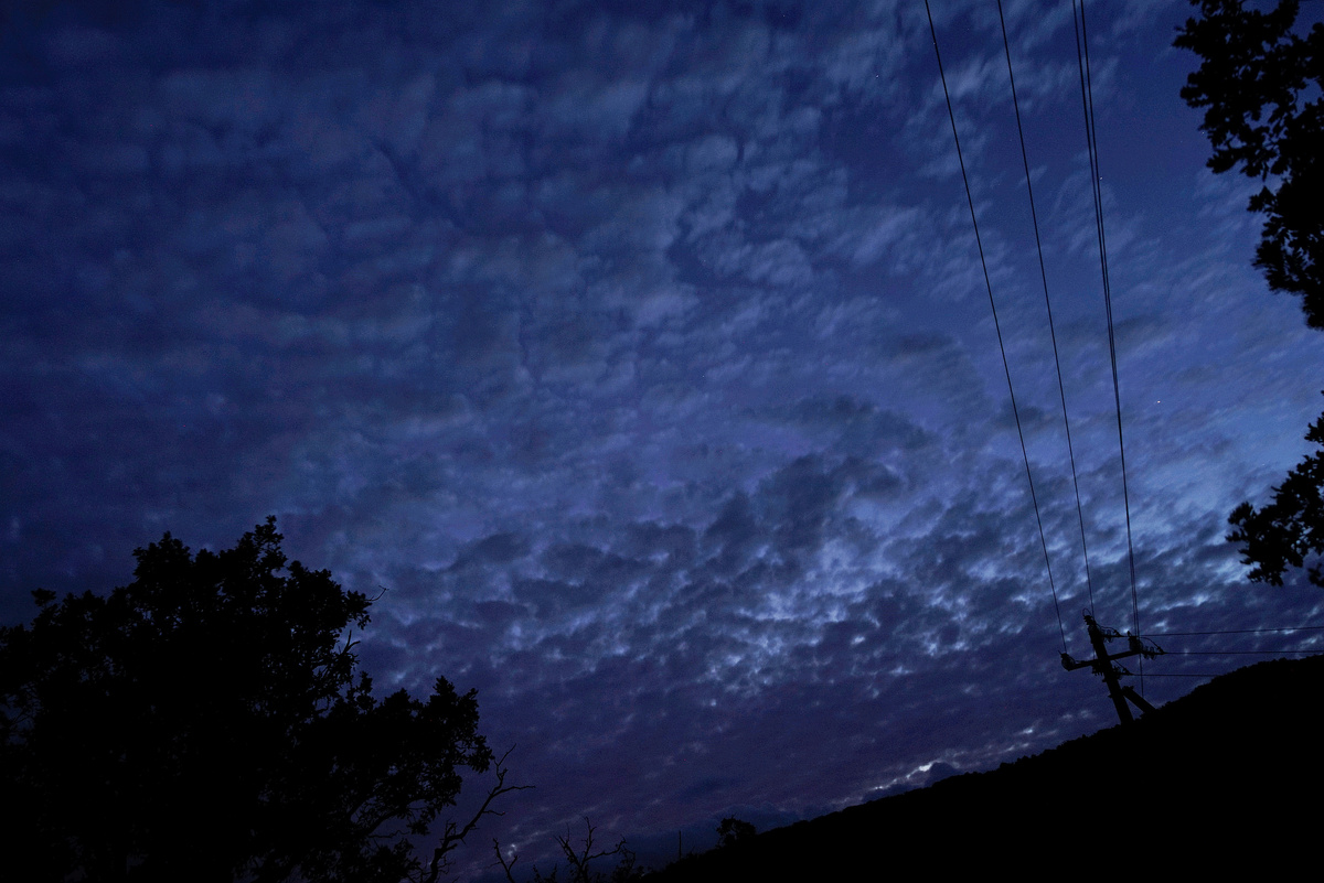 Смотровая в холмистой местности, справа виден Арктур (Ярчайшая зв. Волопаса) в октябре 2024 года, фото автора