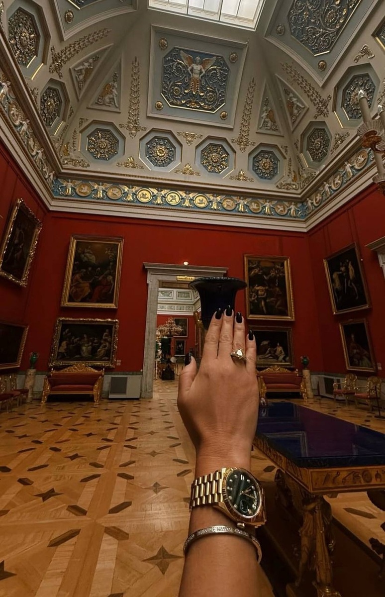    То самое кольцо с «каратником». Это колечко Коля подарил Ксюше на помолвку. Фото: социальные сети. социальные сети