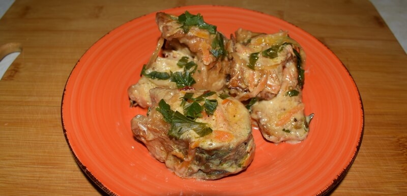 Скумбрия в сметанном соусе