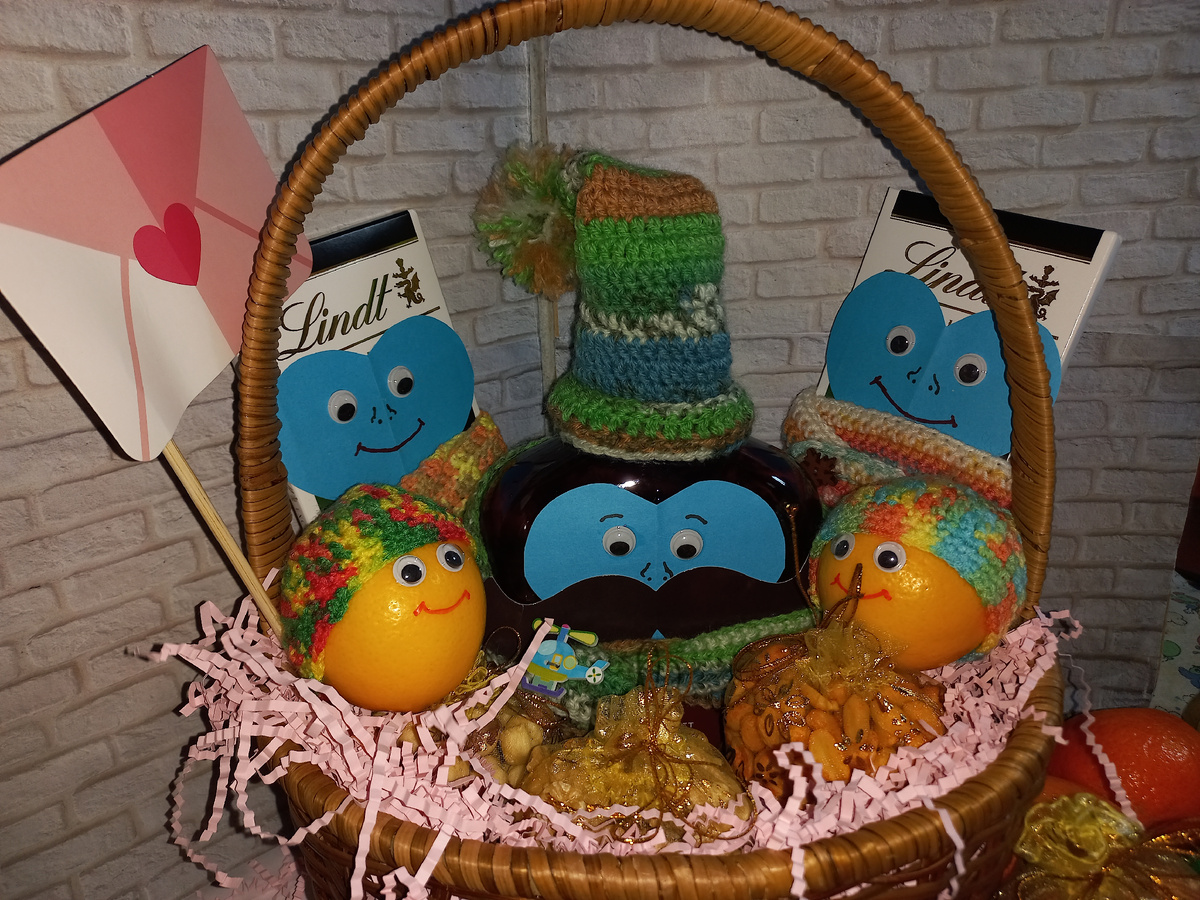 Фото автора статьи. Оригинальное оформление подарка для мужчины.