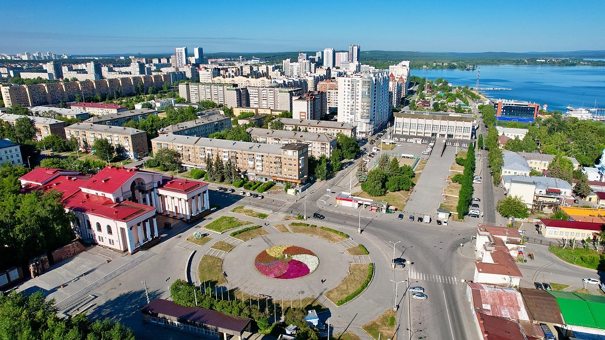 Площадь на ВИЗе