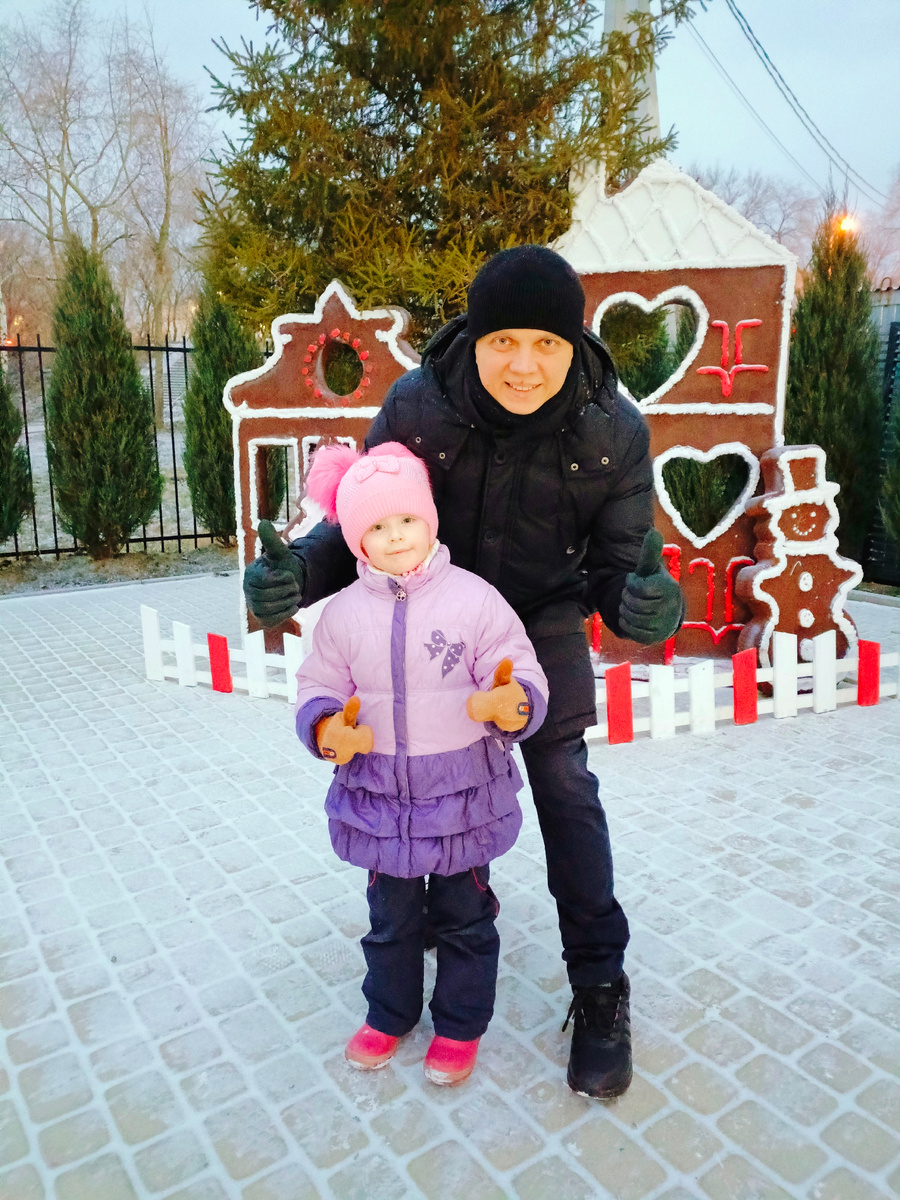 Милена и папа в парке "Дельфин"