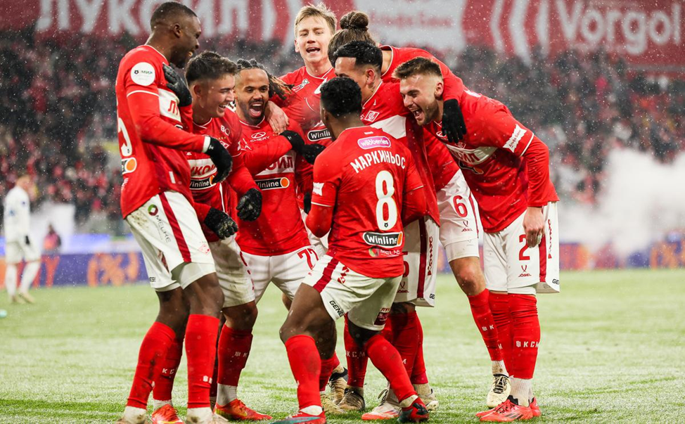 7.12.2024г. Спартак - Нижний Новгород - 3:0! Весь матч на поле падал лёгкий пушистый снежок.