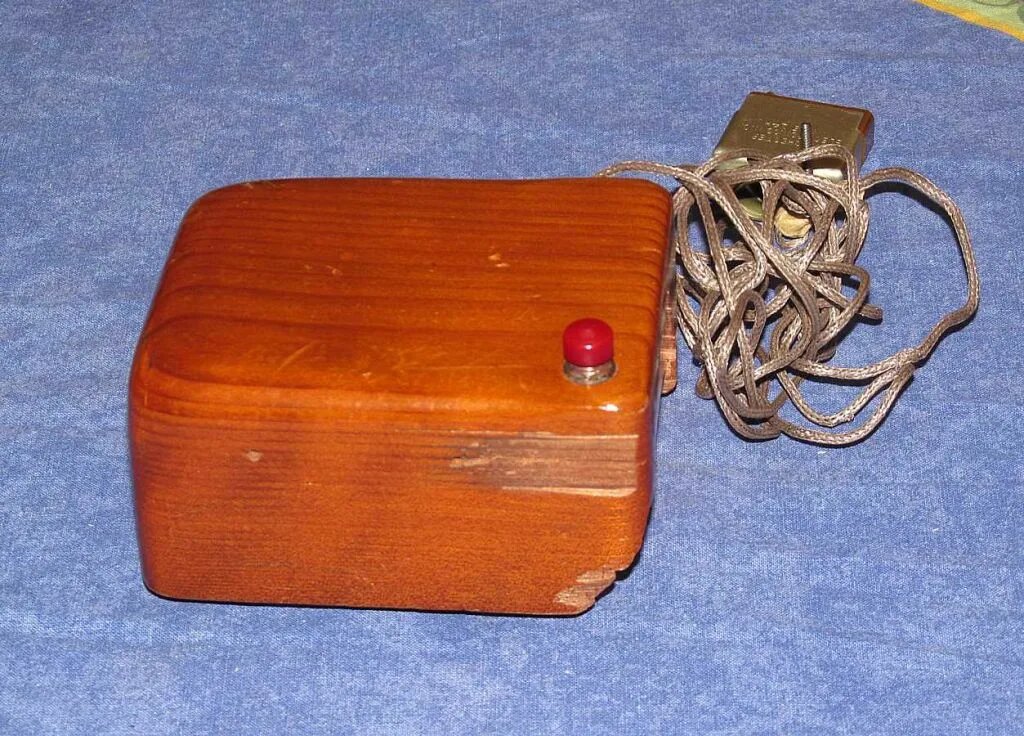 Первая компьютерная мышь. Источник: mr-robot.ru