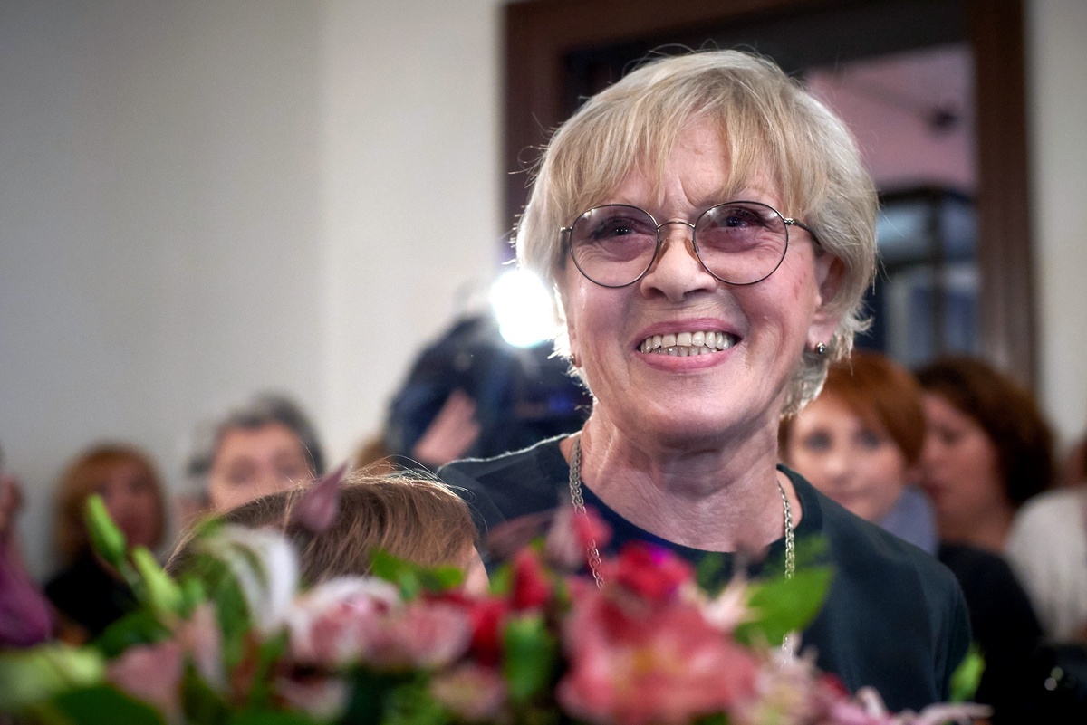  Народная артистка СССР, актриса Государственного академического Большого драматического театра имени Г.А.Товстоногова Алиса Фрейндлих на открытии выставки, посвященной актерской династии Фрейндлих в Санкт-Петербурге. 2014 год./Алексей Даничев/ РИА Новости
