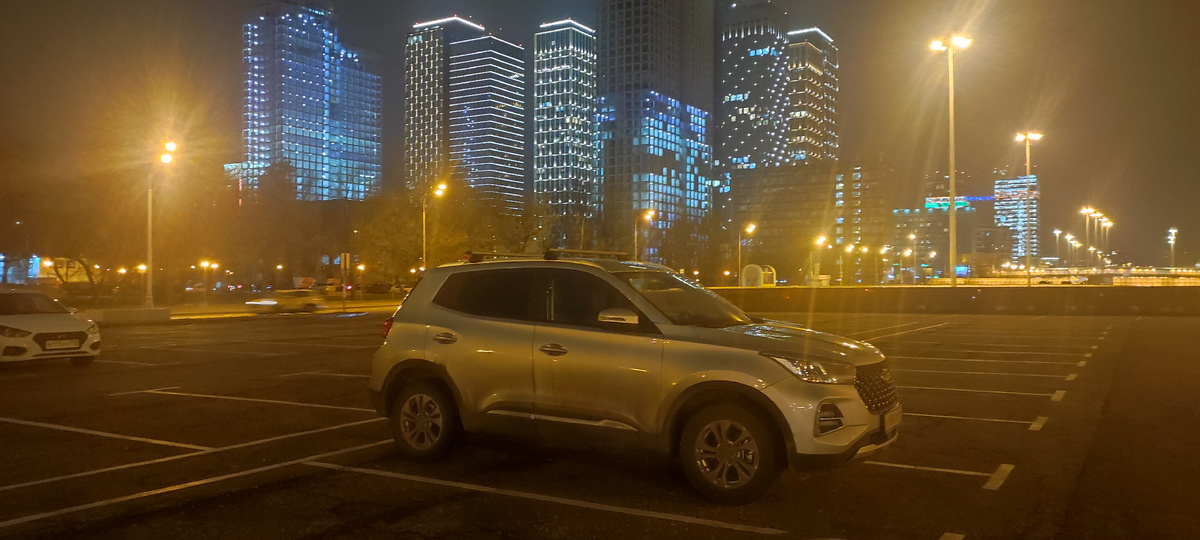 Chery Tiggo 4 Pro на одной из платных парковок г. Москвы