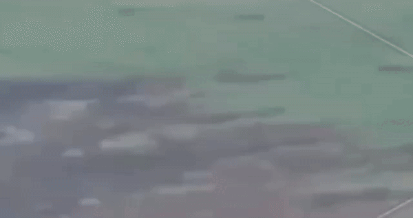    Чудеса на войне: "буханка" подрывается на мине - все внутри остались живы. Видео VK-канал "В гостях у Дока".