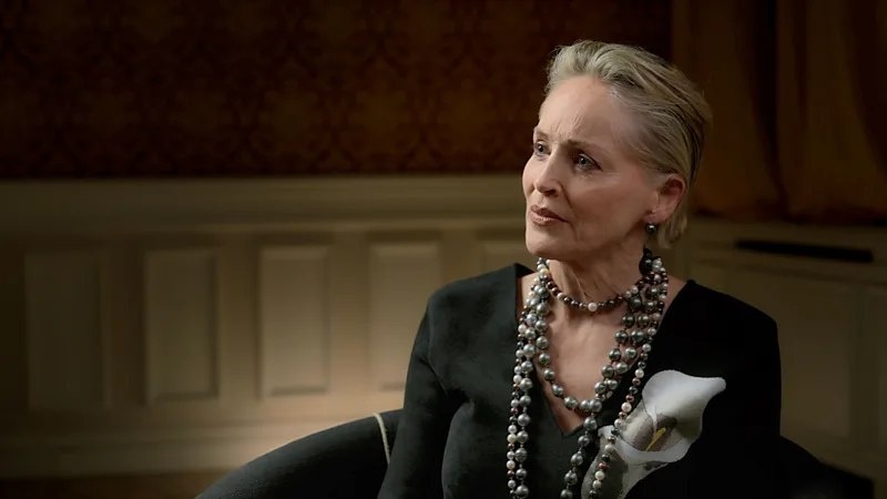 Шэрон Стоун о патриотизме, ярлыке «секс-символ» и жизни после кровоизлияния в мозг.