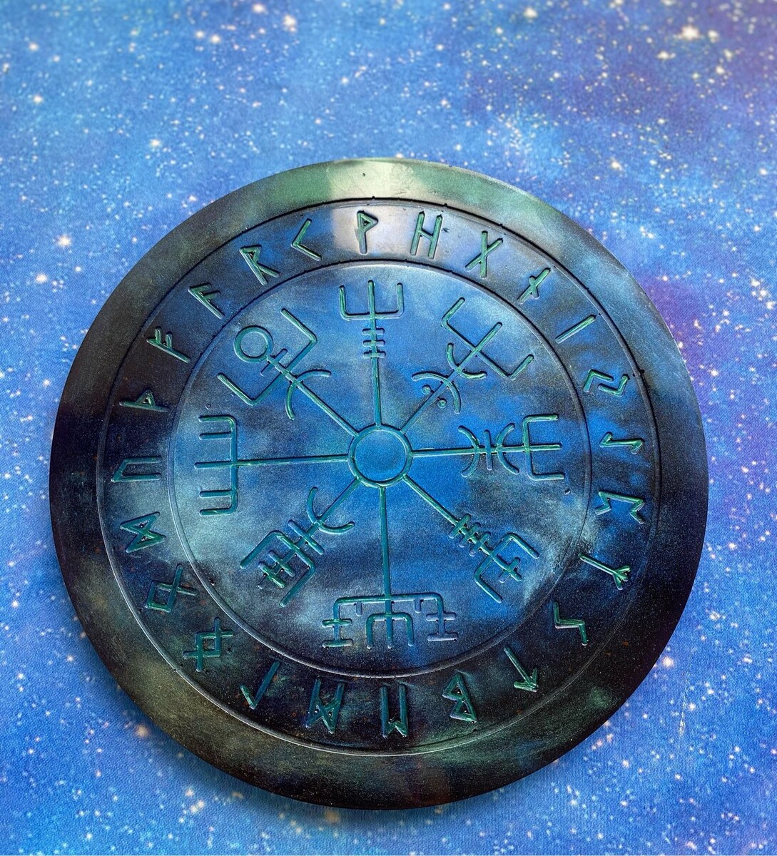 руны и рунический компас 