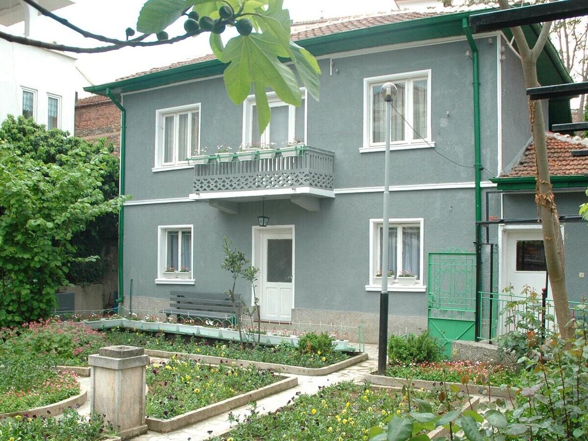    Дом Ванги в ПетричеCC BY 3.0 / Vasilmitov / Home of grandmother Vanga in Petrich city