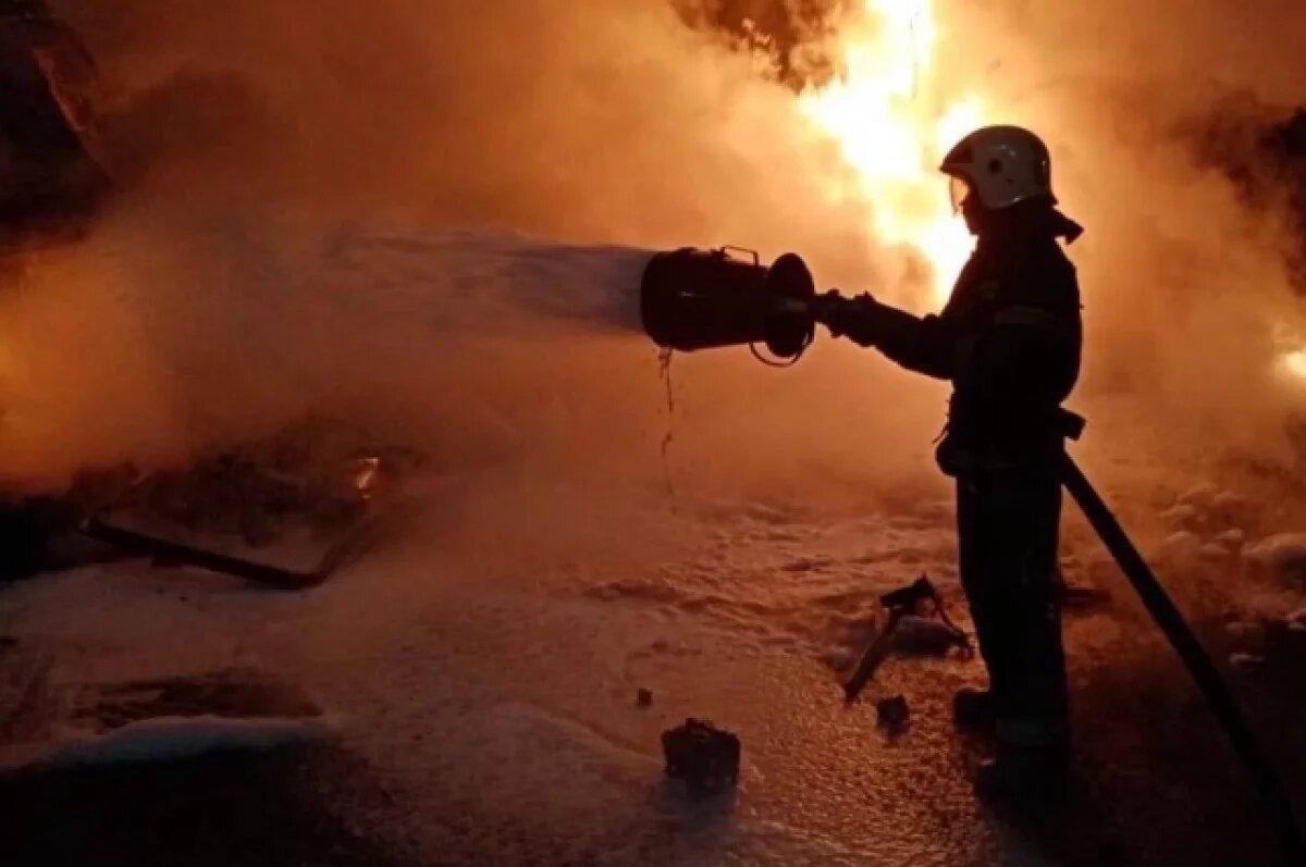    После падения БПЛА в Воронежской области загорелся промышленный объект