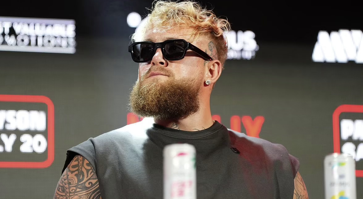 Джейк Пол на пресс-конференции перед боем с Майком Тайсоном