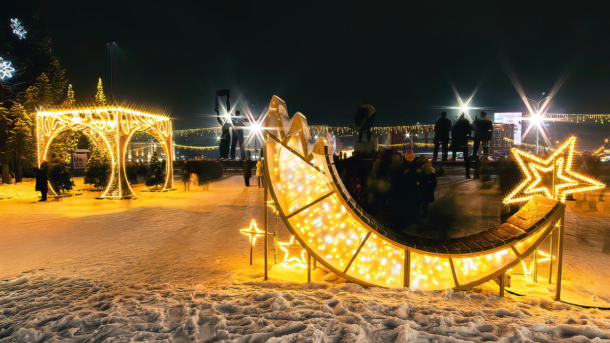 Театральный сквер. Новосибирск. Фотография - www.openmainphoto.ru