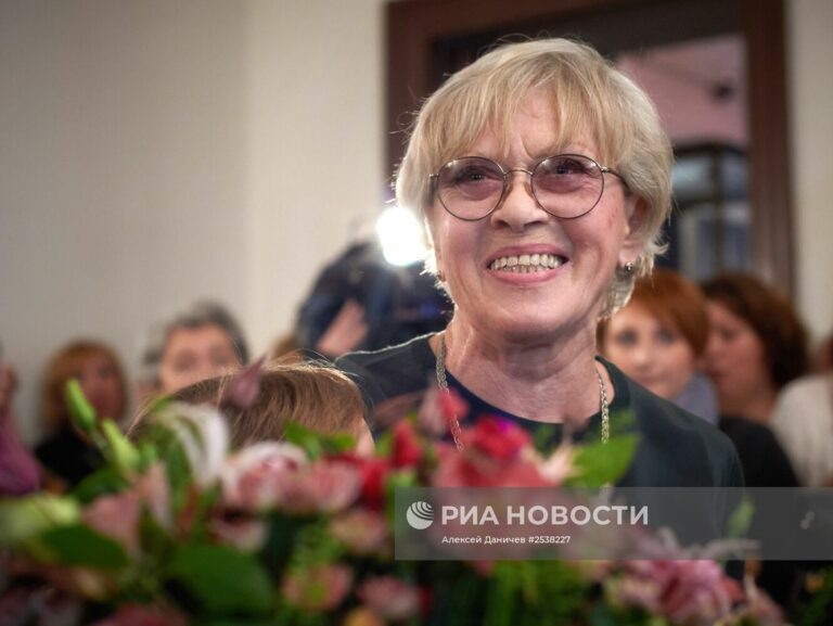    У природы нет плохой погоды: Алиса Фрейндлих отмечает 90-летний юбилей Белов Михаил Александрович