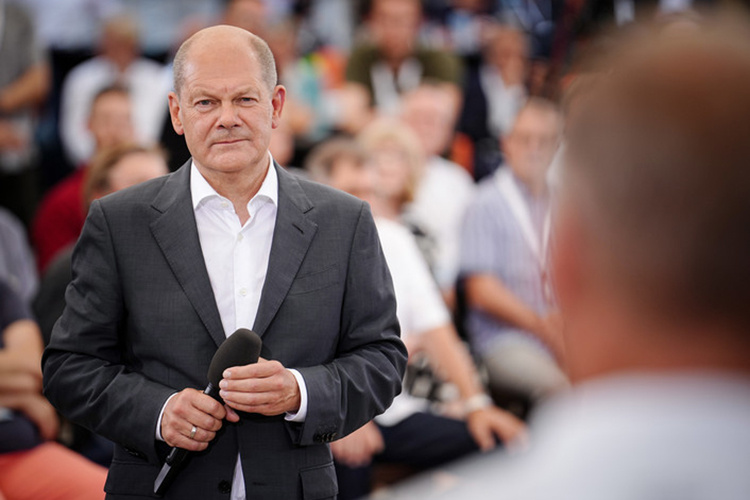    «Заключив хоть сколько-нибудь вменяемый для Запада мир до выборов в Германии, у Шольца будут хоть какие-то шансы».   
Фото: Kay Nietfeld / dpa / globallookpress.com