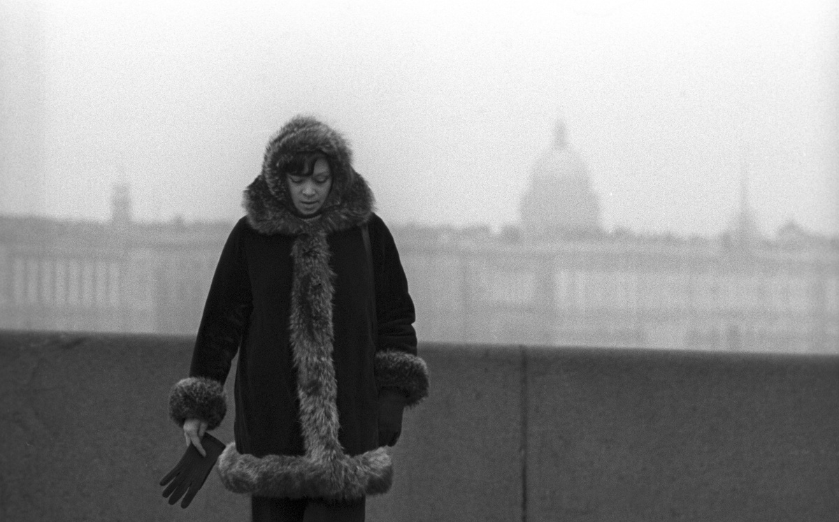    Блокаду Ленинграда Алиса и её мать пережили в городе. «Хорошо помню, как напряжённо смотрела на часы: когда же стрелка наконец дойдёт до нужного деления и можно будет съесть крохотную дольку от пайки хлеба? Такой жёсткий режим устроила нам бабушка — и потому мы выжили», — рассказывала Фрейндлих / globallookpress.com / Yury Pilipenko