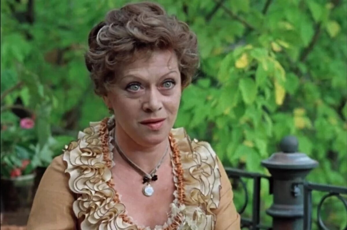    Путин наградил Фрейндлих орденом «За заслуги перед Отечеством» I степени