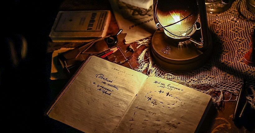 СОБЫТИЕ


Онлайн-премьера фильма «Ахтунг! Покрышкин!» состоялась 28 сентября. Зрителями показа в прямом эфире стали тысячи человек в России и за рубежом на более чем 750 площадках. Фильм о подручном кровельщика, ставшем маршалом авиации и величайшим лётчиком в истории, Александре Покрышкине можно посмотреть на сайте киноинтервью.рф. 9 мая 2025 года Павел Меняйло планирует выпустить фильм «Увидеть небо», главный герой которого вдохновляется жизнью и судьбой знаменитого лётчика-аса. Съёмки уже начались.